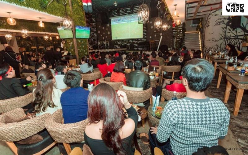 18 Mô hình quán cafe giúp bạn khởi nghiệp thành công năm 2025 Mô hình quán cà phê bóng đá