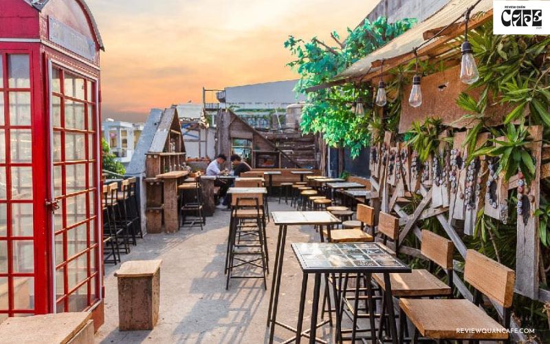 Top 10 quán cà phê D2 Bình Thạnh lý tưởng dành cho bạn 2PM Coffee là quán cafe với thiết kế gỗ kết hợp cây xanh