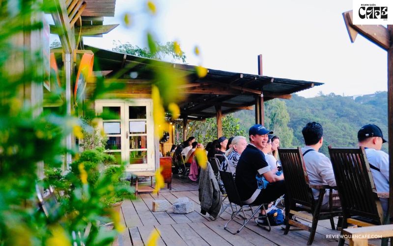 TOP 18 quán cafe đẹp ở Đà Lạt được giới trẻ check-in nhiều nhất Rừng Na Uy Cafe