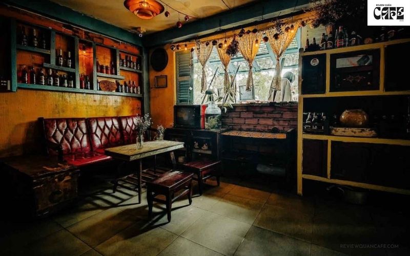 Top 7+ quán cafe sân vườn Quận 1: Góc yên tĩnh giữa lòng Sài Gòn Lão Hạc Quán - Mộc mạc, đậm chất nam bộ