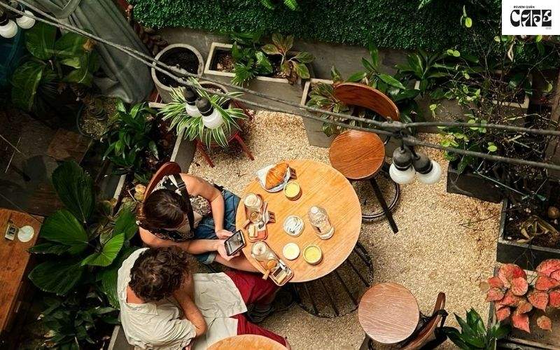 Top 7+ quán cafe sân vườn Quận 1: Góc yên tĩnh giữa lòng Sài Gòn Tonkin Specialty Coffee – Vẻ đẹp đông dương giữa sài gòn
