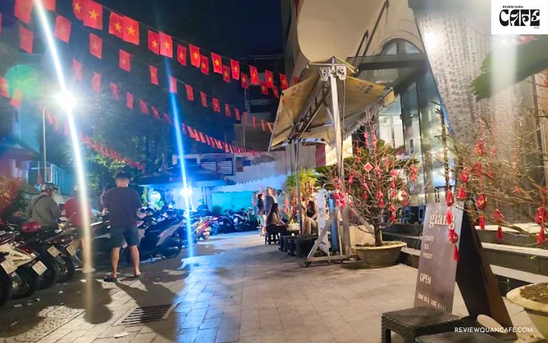 Review Giang Cafe: Quán cà phê sách đẹp, yên tĩnh ở quận 10 Chỗ gửi xe máy miễn phí tại Giang Cafe
