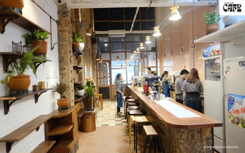 Barista Collective – Không gian ấm cúng, cà phê chất lượng Nhân viên phục vụ tại quán Barista Collective
