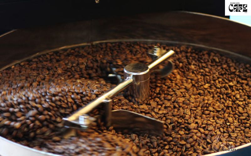 Bí mật đằng sau quy trình sản xuất cà phê rang xay công phu, tỉ mỉ Làm nguội cà phê sau khi rang