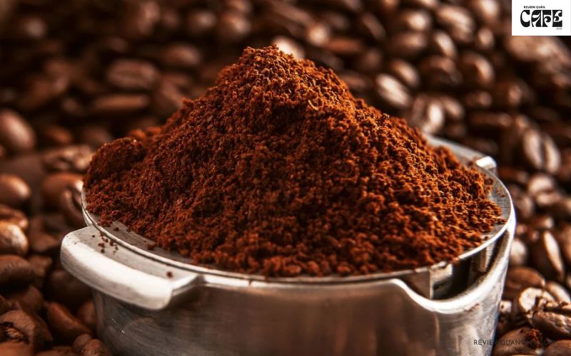 Bí mật đằng sau quy trình sản xuất cà phê rang xay công phu, tỉ mỉ Xay cà phê